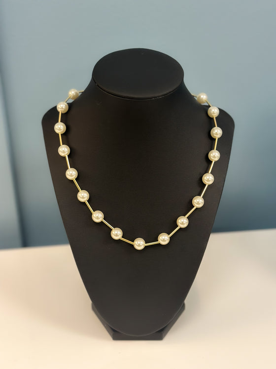 Pearl and Gold Linked Necklace